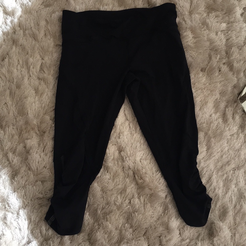 Lightly used Lululemon black capris size 6
